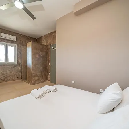 فيلة Sorina Kefalonia